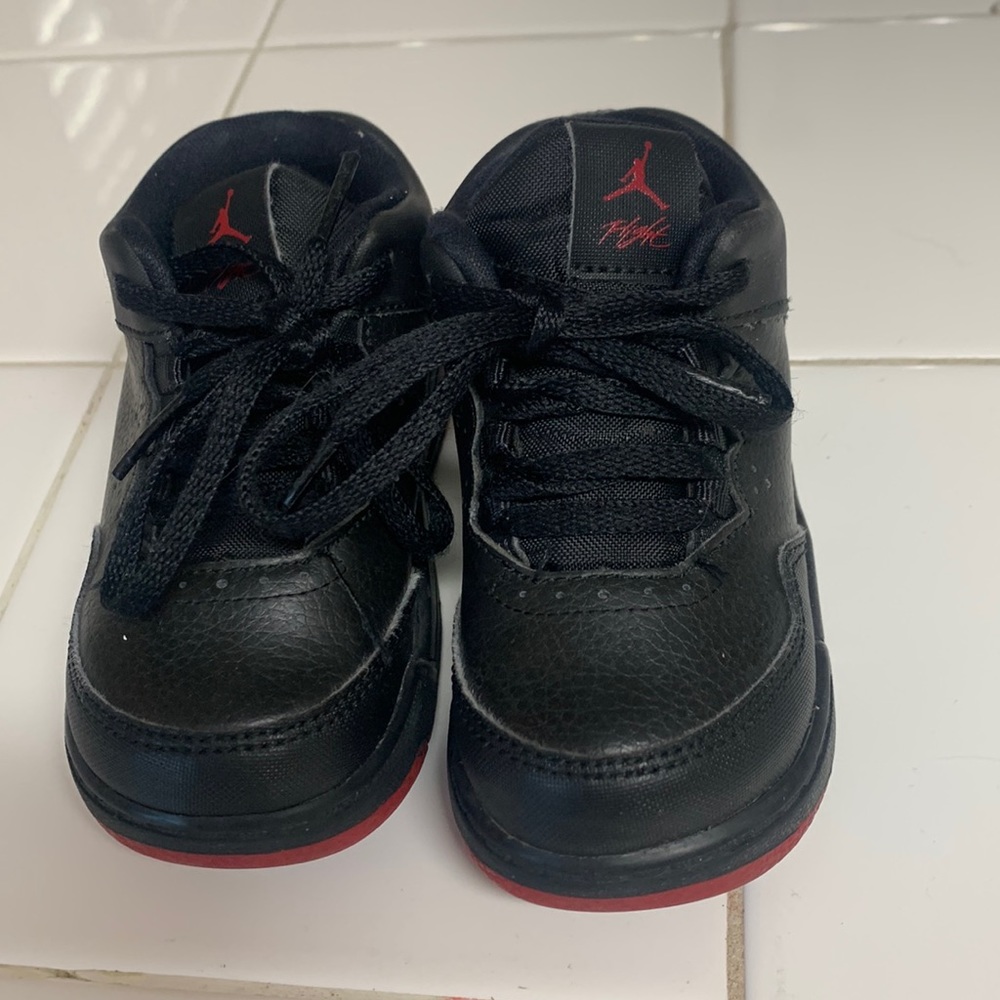 6C Nike Air Jordan’s high tops in excellent condition. Black/red